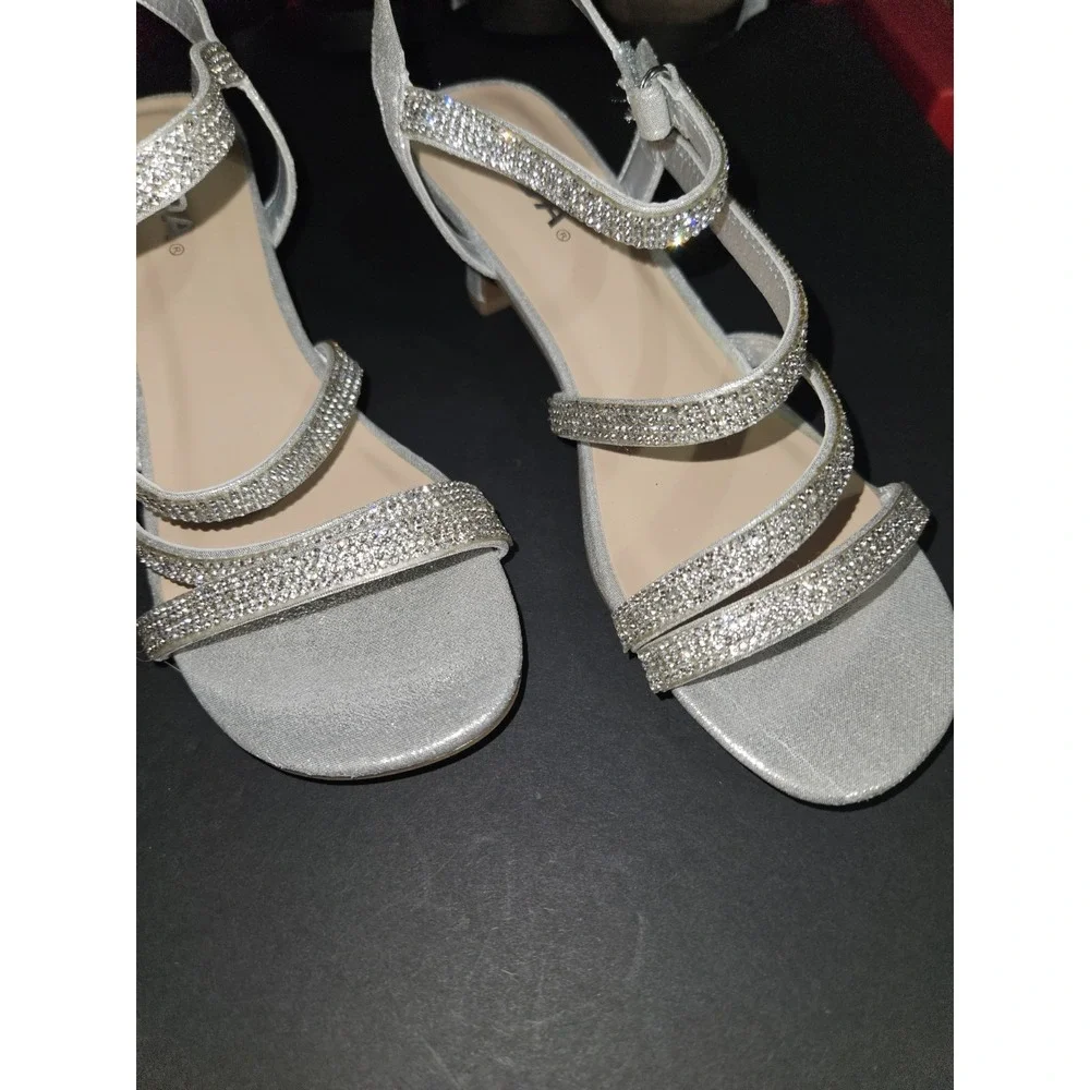 4.5 Soda Strappy‎ Sandals Rhinestones New No Tags